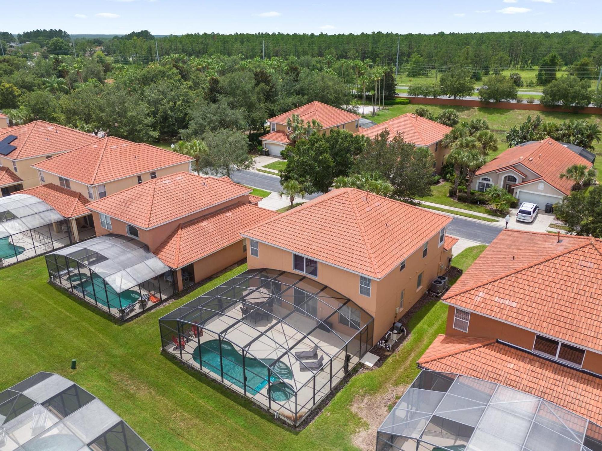 Large Spacious Home W Private Pool & Hot Tub Davenport Exterior photo